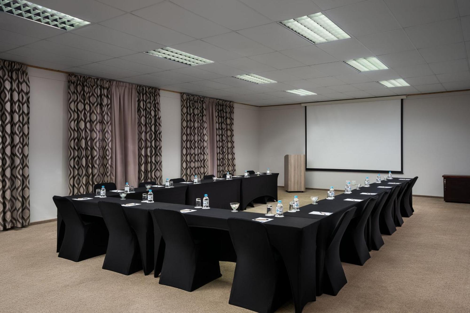 Protea Hotel By Marriott Walvis Bay Indongo Dış mekan fotoğraf